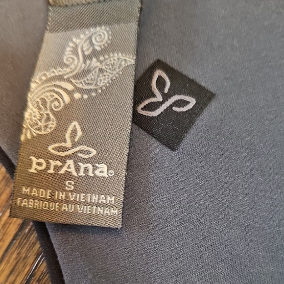 Prana Reversible Black And Charcoal Women's Yoga Top Bra - Picture 2 of 12